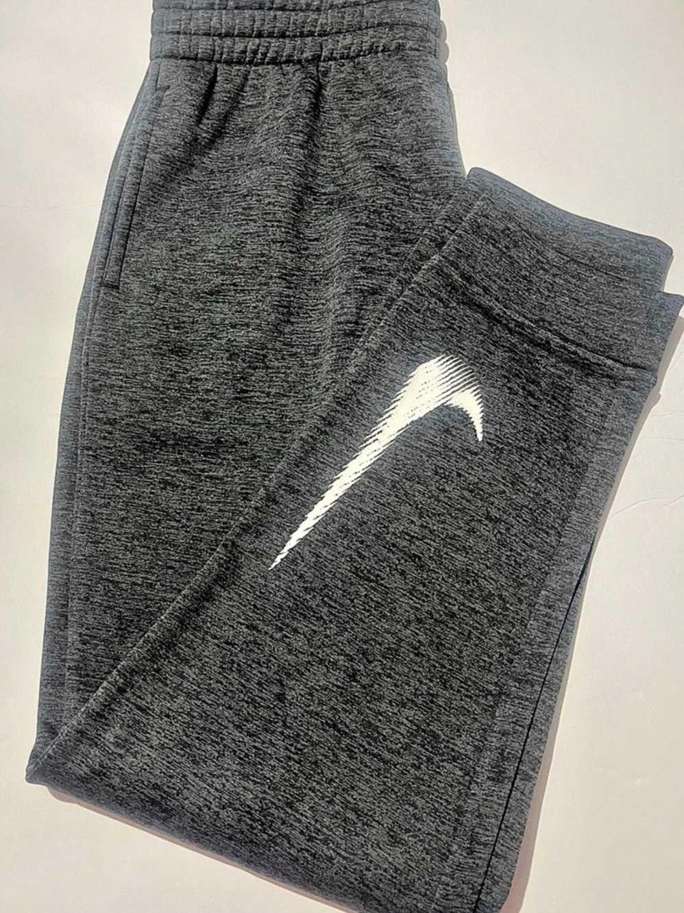 Nike Therma-FIT Multi+ Training Joggers Kids Gray Joggers Boys XL NWT
